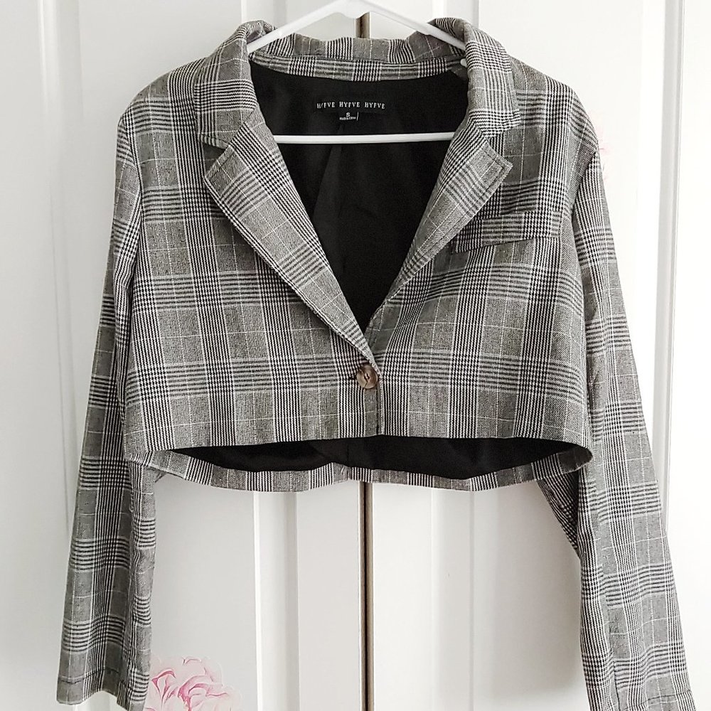 Cropped black plaid blazer